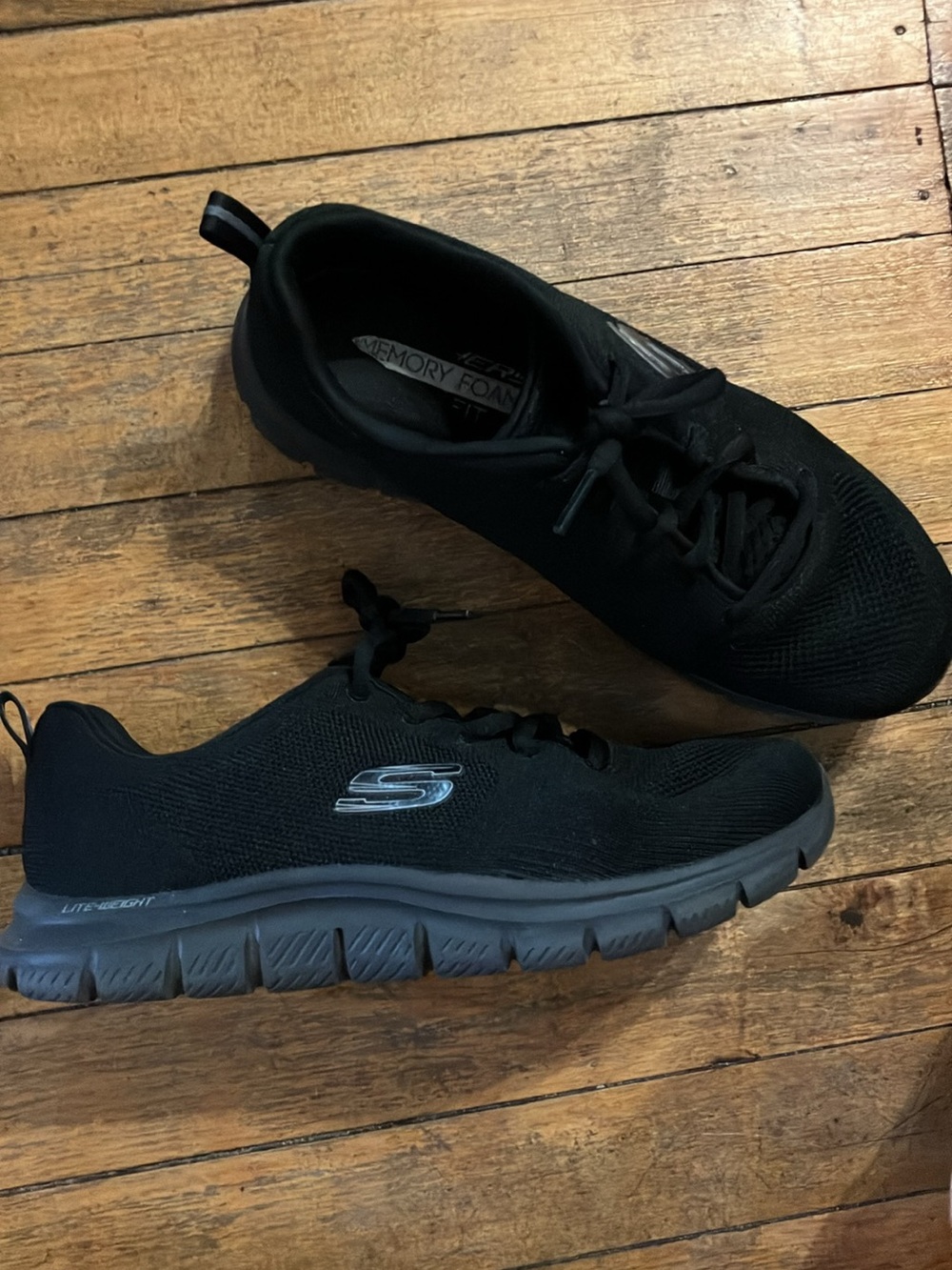 Skechers Men's Black and Gray Lightweight Athletic Sneakers